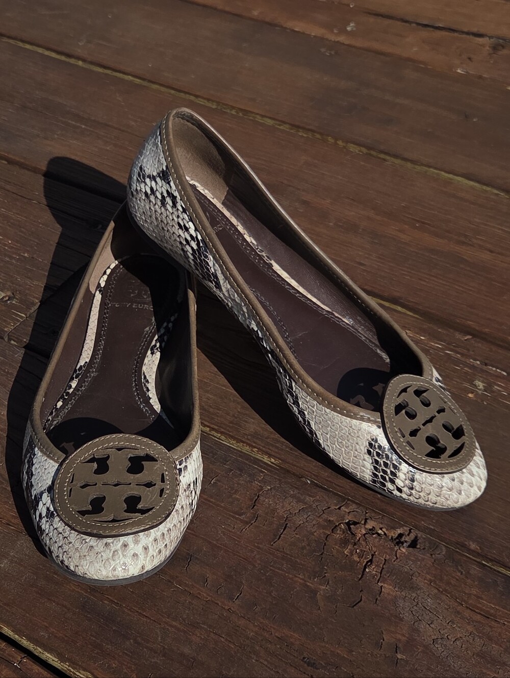 Tory Burch Snakeskin Print Logo Ballet Flats - Size 6.5M​